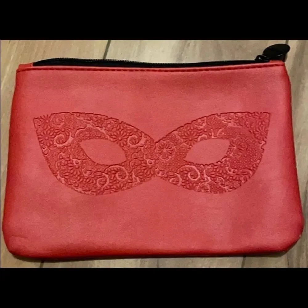 Bundle NWT Red Floral DraperJames Face mask Ipsy